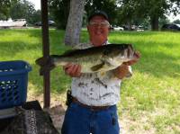 pic of Ray with bass