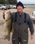 picture of Randy with big bass