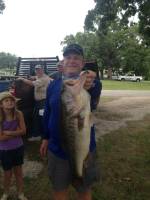 picture of Randy with big bass